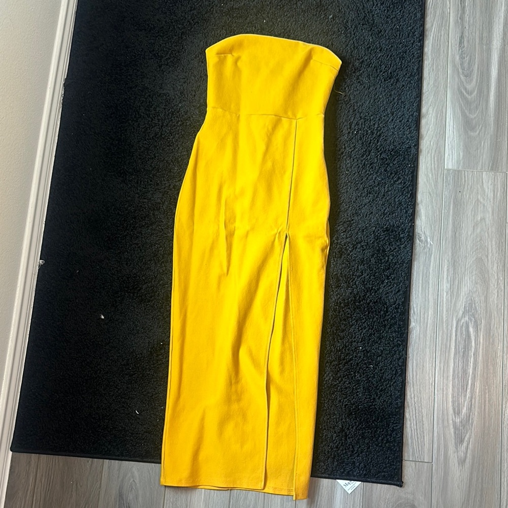 Elegant Yellow Strapless Dress